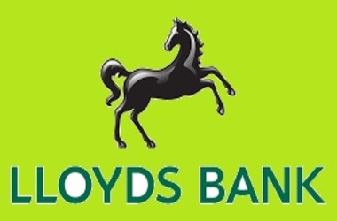 Revolutionizing International Trade: Lloyds Bank and WaveBL Introduce Blockchain-Based eBLs